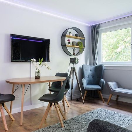 City Centre Stylish Apartment With Free Parking เอดินบะระ ภายนอก รูปภาพ