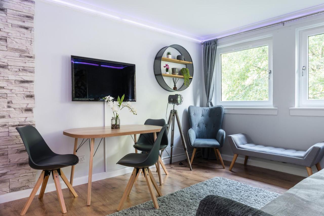 City Centre Stylish Apartment With Free Parking เอดินบะระ ภายนอก รูปภาพ