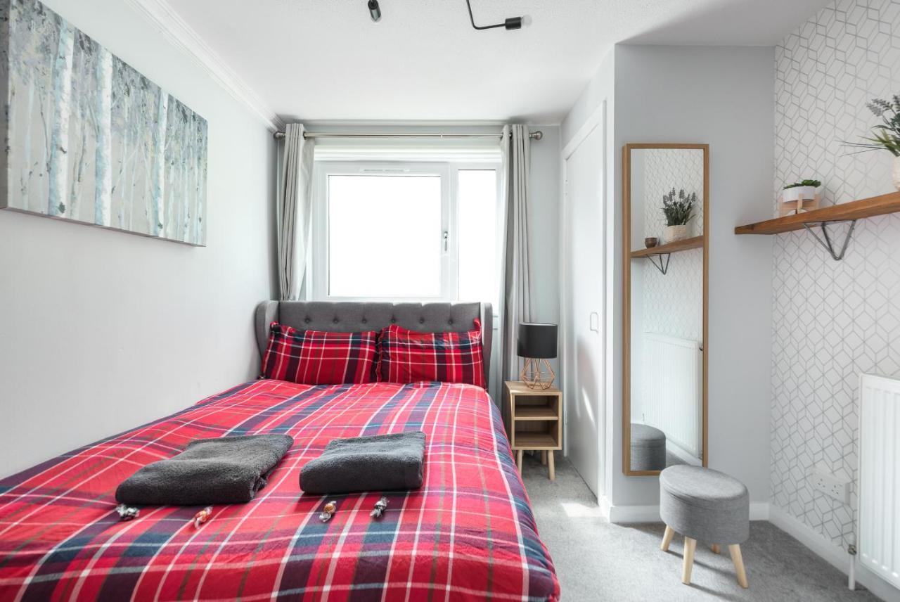 City Centre Stylish Apartment With Free Parking เอดินบะระ ภายนอก รูปภาพ